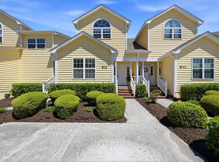 612 Settlers Ln, Kure Beach, NC 28449