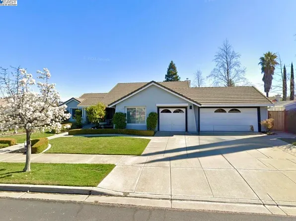 2228 Rhone Dr, Livermore, CA 94550