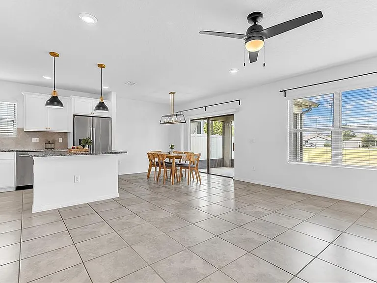 747 Citrus Isle Dr — Photo 23