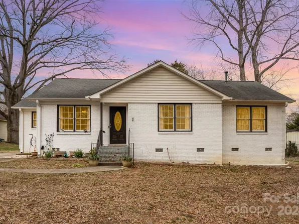 2118 Artwood Ln, Charlotte, NC 28217