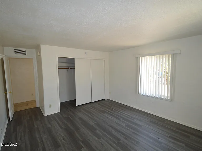 2119 N Catalina Ave — Photo 6