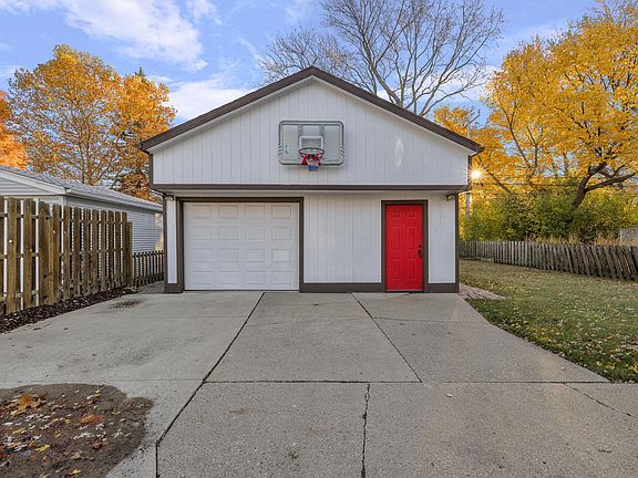 4th image of 2344 Royal Ave