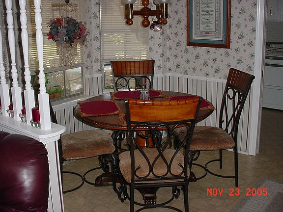 5th image of 1043 Roanoke Dr