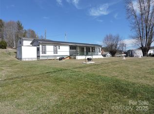 392 Cane River School Rd, Burnsville, NC 28714