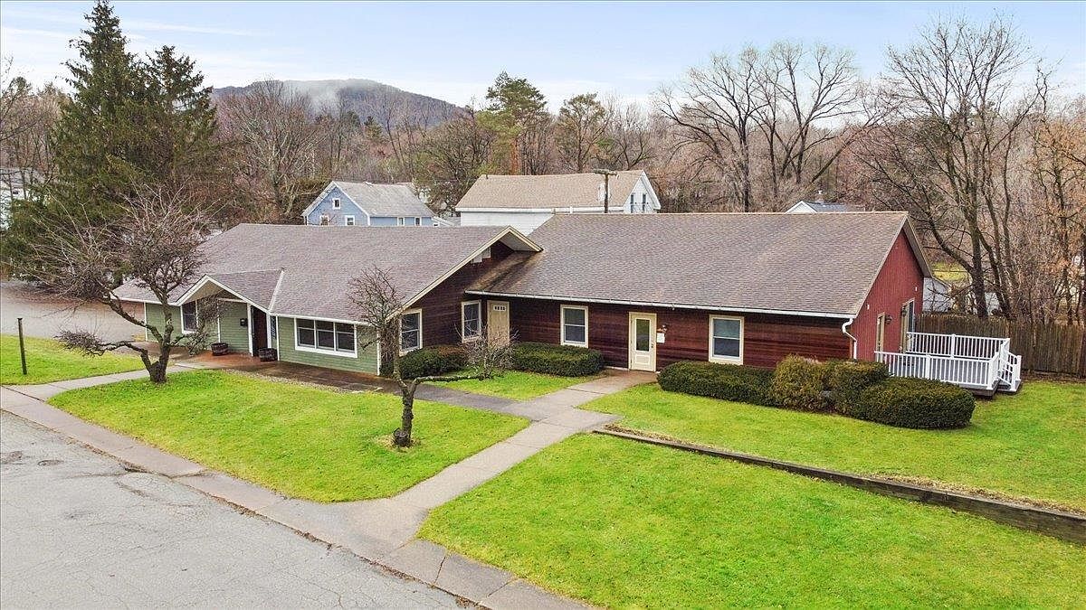 139 Main Street, Bennington, VT 05201 MLS 4982782 Zillow