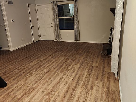 3rd image of 527 Avenue F