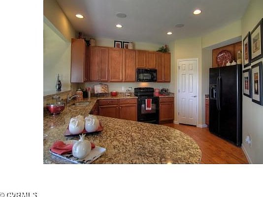 3rd image of 5137 Glenbeigh Dr