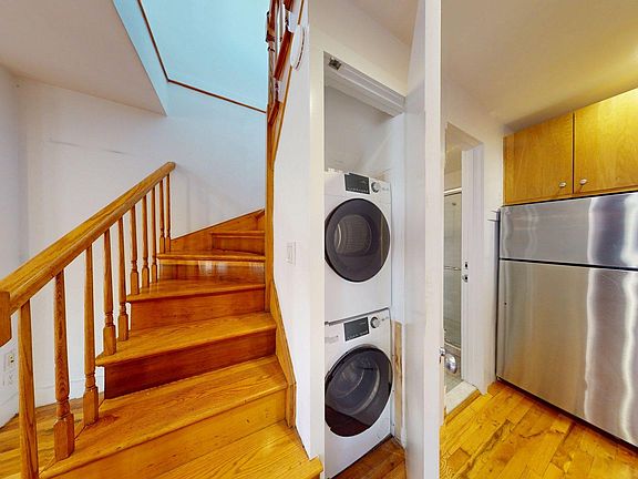 5th image of 458 W 22nd St APT 4F