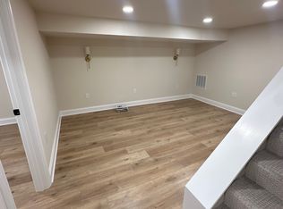 7400 Elmwood Dr, Falls Church, VA 22042