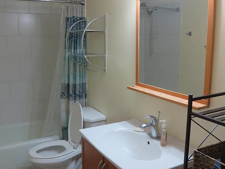 1413 Northgate Sq #1C — Photo 12