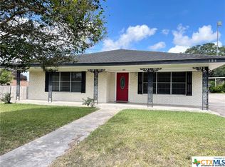 134 N Chilton Ave, Goliad, TX 77963