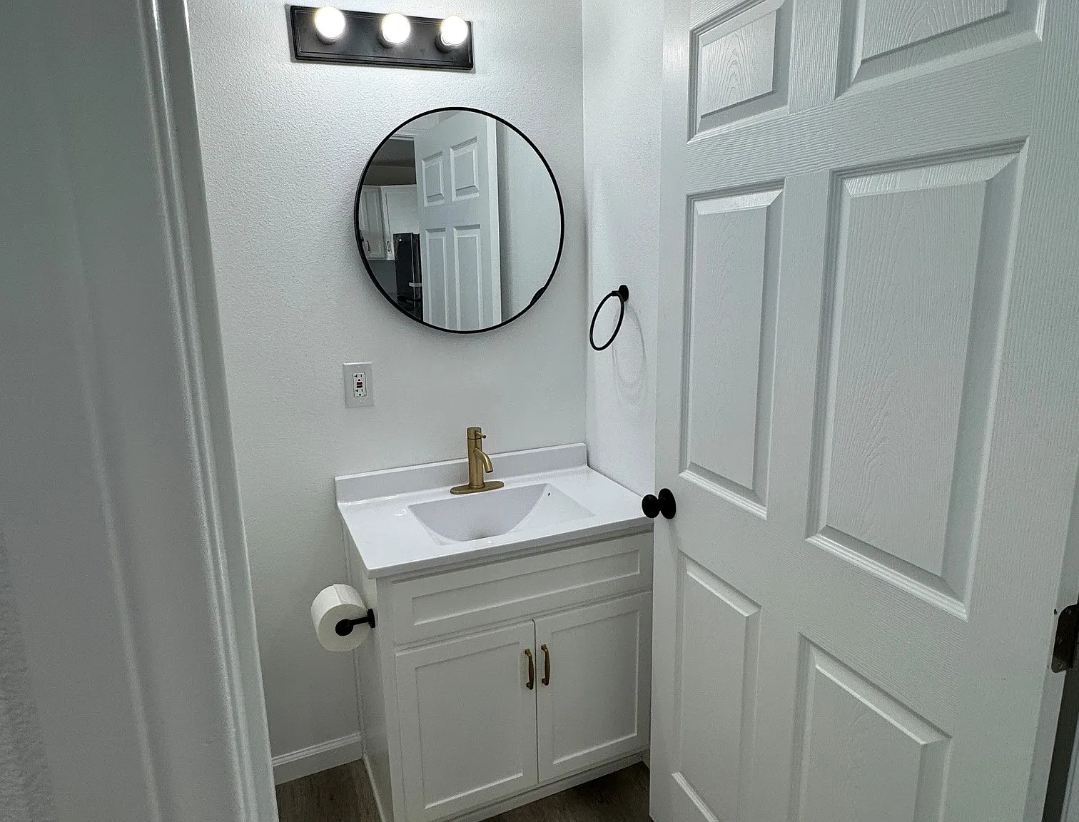 218 W 3rd Street, Apt. 1 — Photo 3