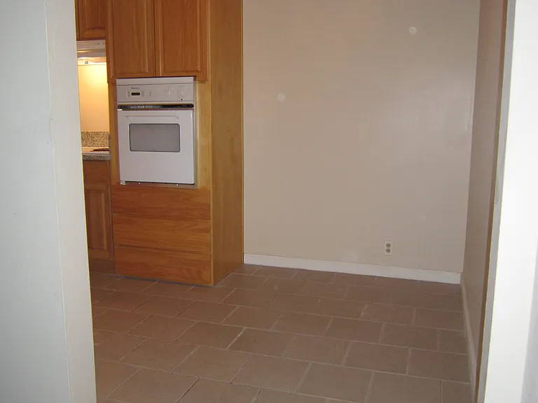 1138 Willow St #10 — Photo 9