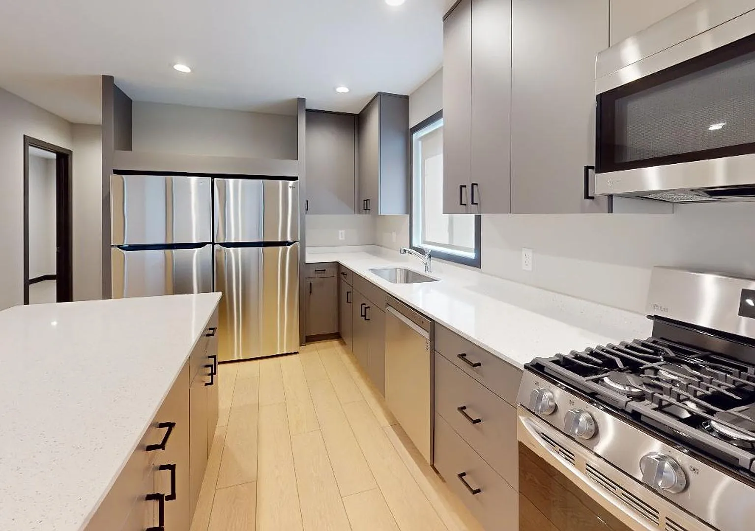 14-bedroom Dinkytown single family house — Photo 2