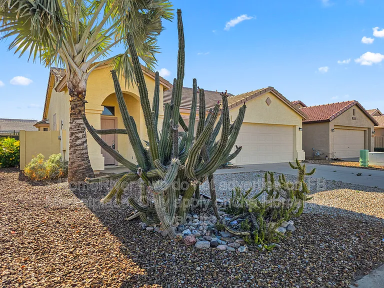 30580 N Maple Chase Dr — Photo 2