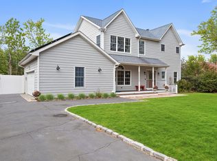 (Undisclosed Address), Hampton Bays, NY 11946