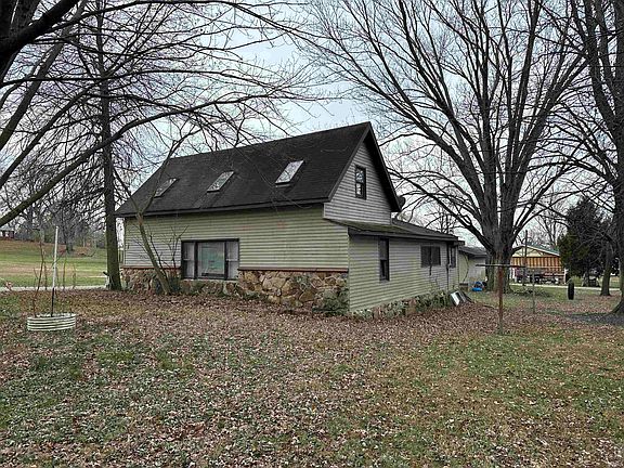 5th image of 624 Highland Ave