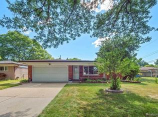 30146 Boewe Dr, Warren, MI 48092
