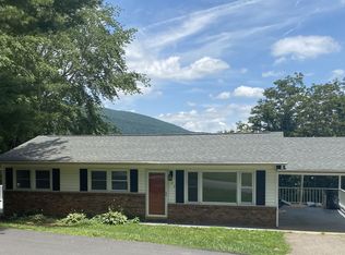 502 Greenbriar Dr, West Jefferson, NC 28694