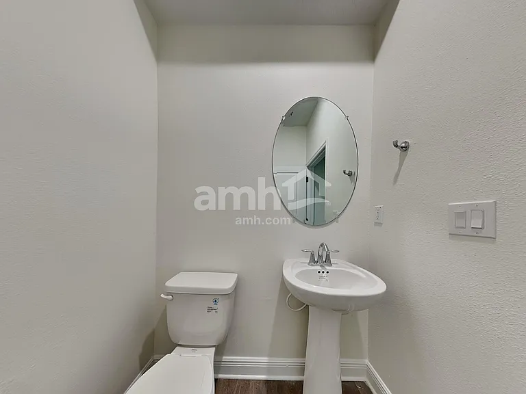 27189 Saint Andrews Ave — Photo 10