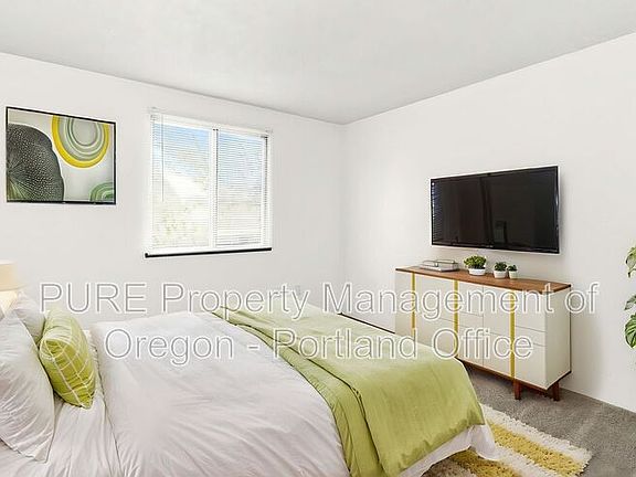 2nd image of 14124-14212 NE Sandy Blvd #A-04