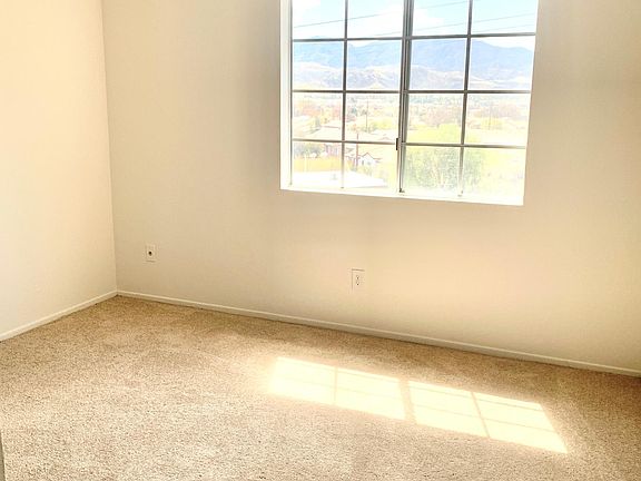Guest Bedroom with new carpet!
