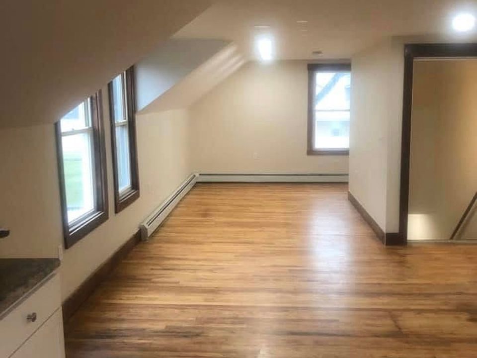 2nd image of 11 Grandview St #2