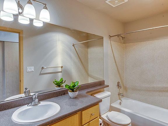 2nd bathroom