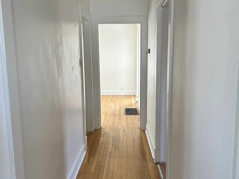 201 Bryn Mawr Dr SE — Photo 9