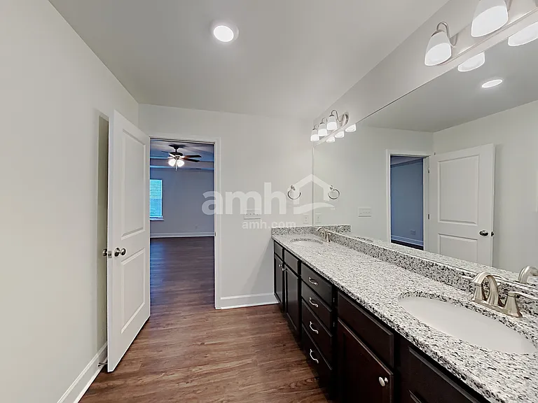4507 Tarpon Dr — Photo 12