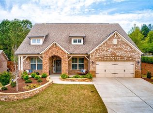 2510 Maple Ridge Ln, Cumming, GA 30041