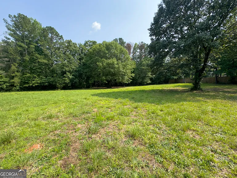 90 Howard Rd — Photo 8