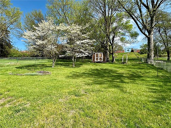 3rd image of 524 Dunn Dr
