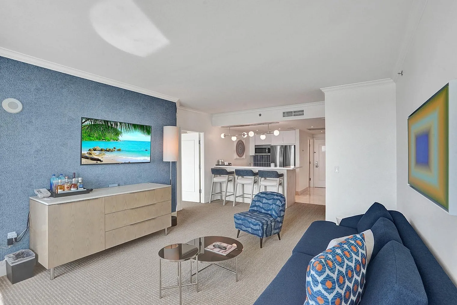 1 bed, 2.0 bath, 1076 sqft, $9,064 — Photo 3