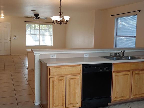 3rd image of 285 Bradfield Dr
