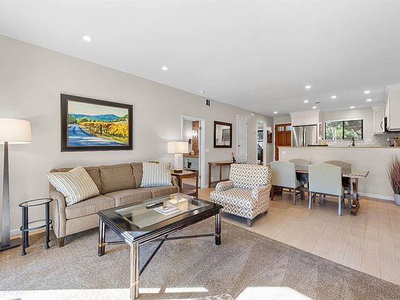 5th image of 834 Augusta Circle