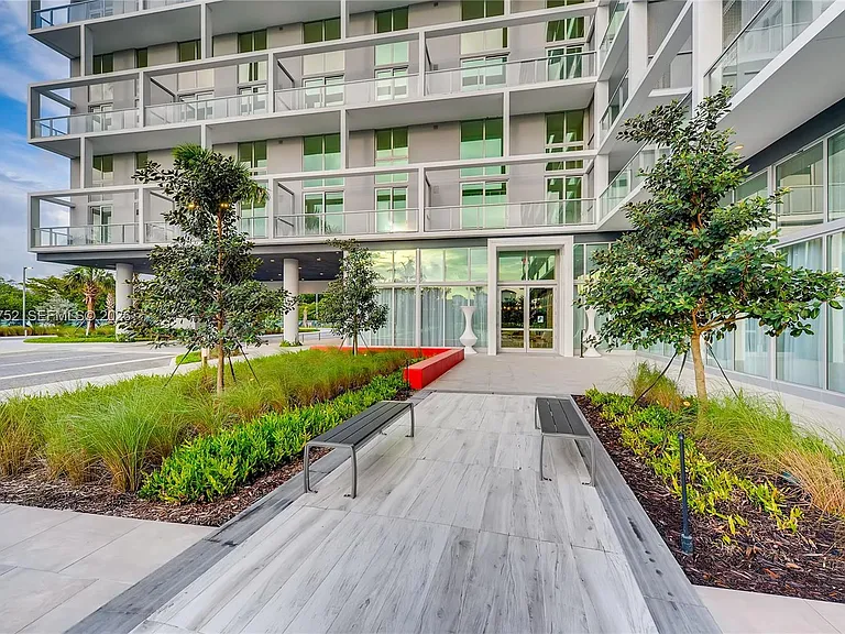 2000 Metropica Way #810 — Photo 33