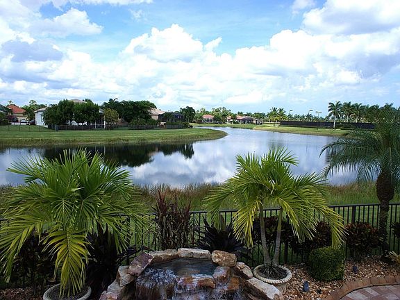 Perfect tropical Oasis