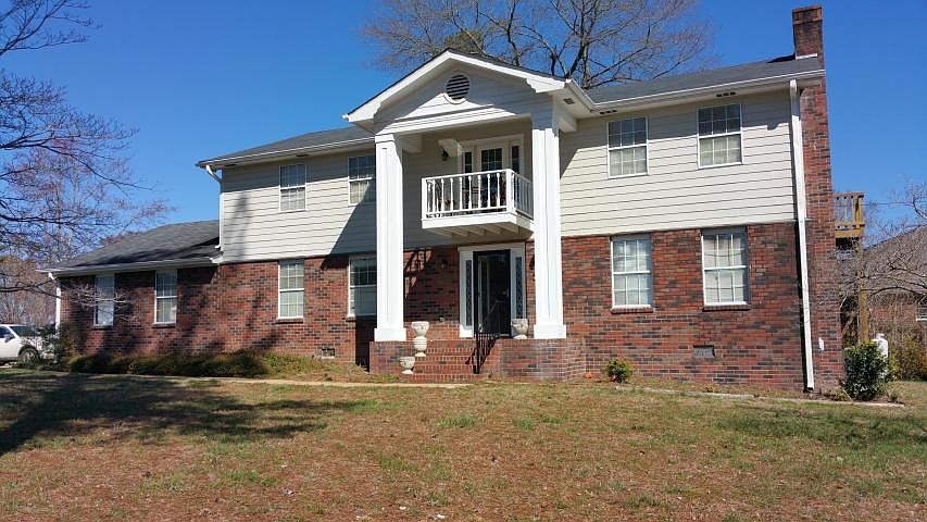 1st image of 136 Loach Dr