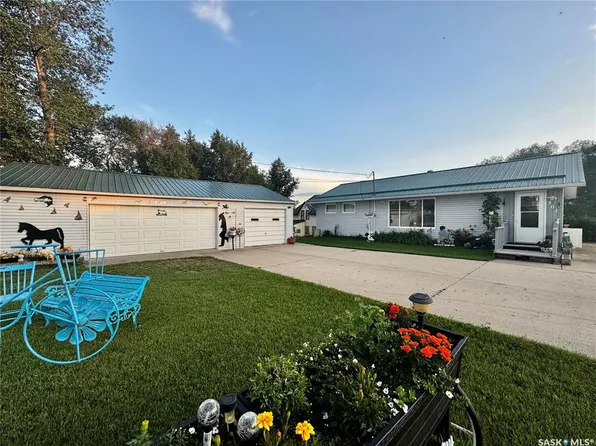 301 1st AVENUE SE, Sturgis, SK S0A 4A0