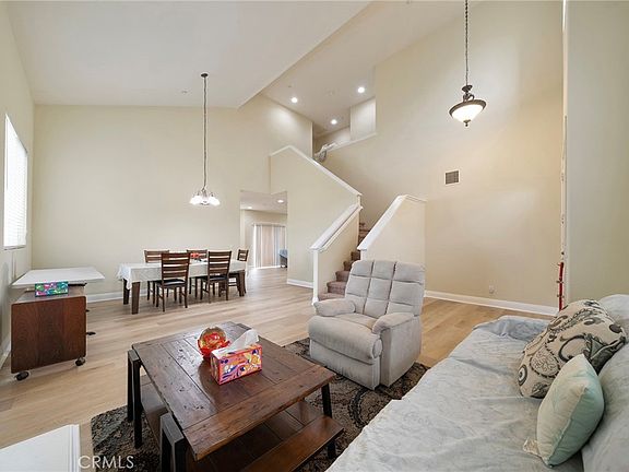 5th image of 15828 Dianthus St