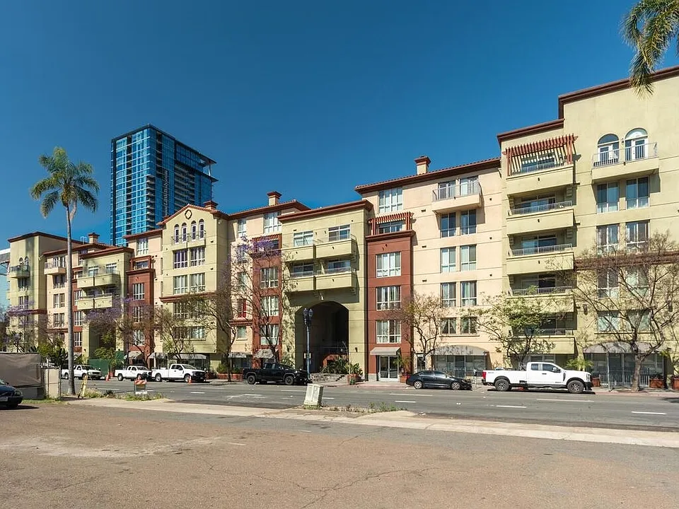 1501 Front St #425