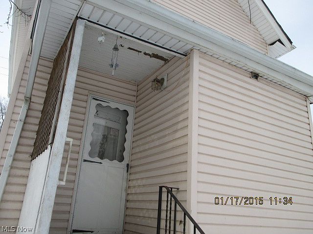 2nd image of 1891 2nd St SW