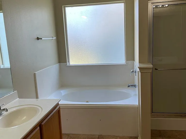 10037 Sandhill Ct — Photo 12