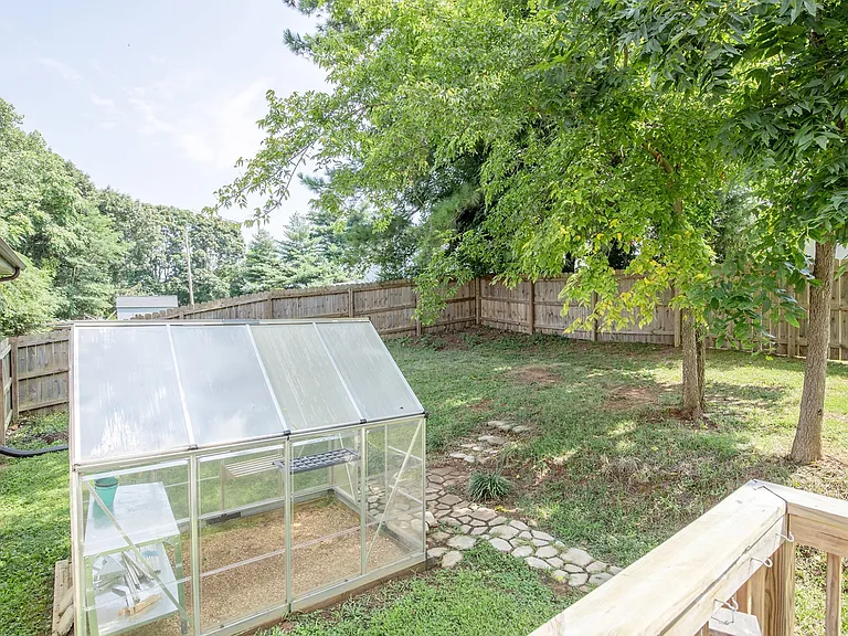 457 Reeves Dr — Photo 25
