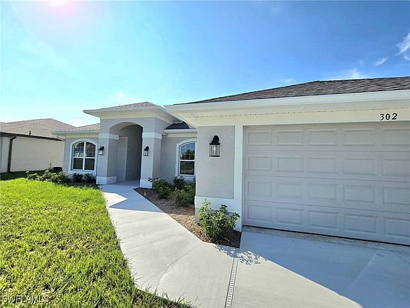 3rd image of 302 NW 20th St