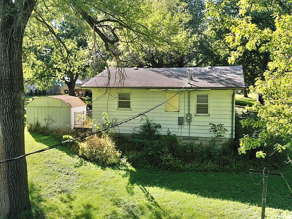 3rd image of 405 Bent St