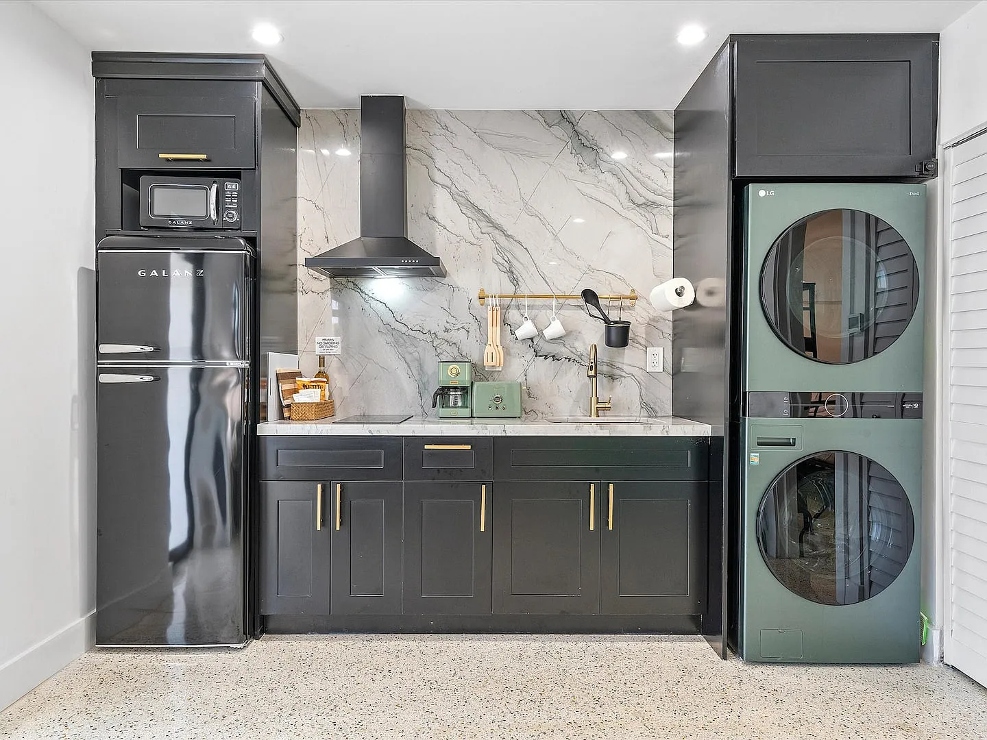 1 bed, $5,373 — Photo 4