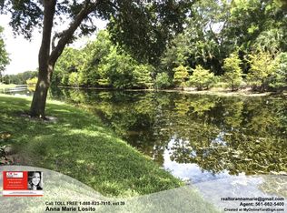 126 Harbor Lake Cir, Greenacres, FL 33413