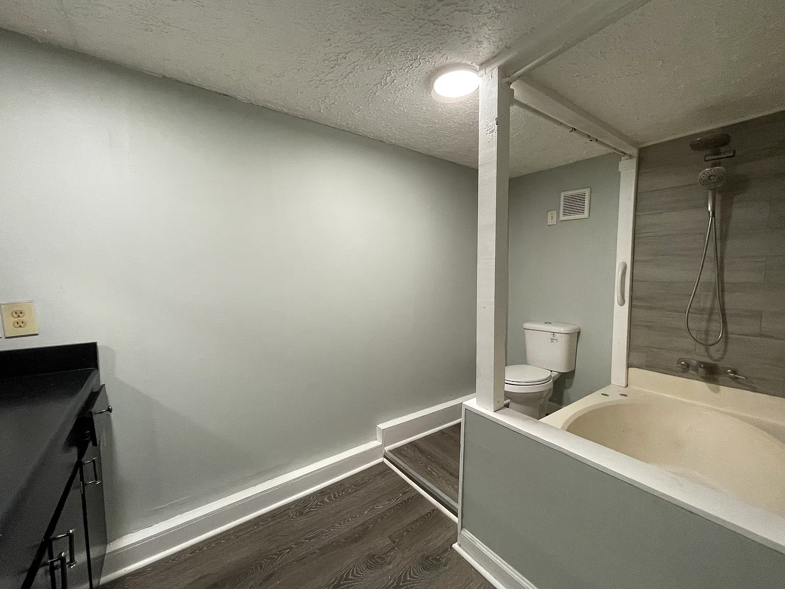 1 bed, $1,050 — Photo 3